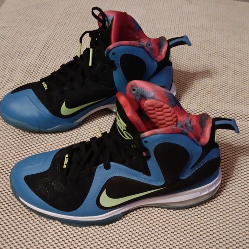 Size 9.5 - Nike LeBron 9 South Coast