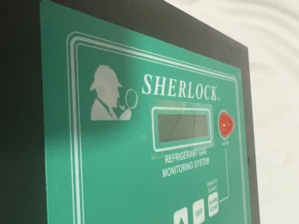 Sistema de monitoreo de gas refrigerante Genesis SHERLOCK 102 panel de control de alarma Foto 2 de 4