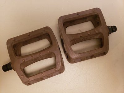 mongoose bike pedals