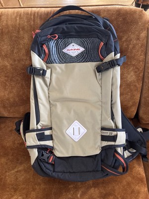 poacher 22l backpack