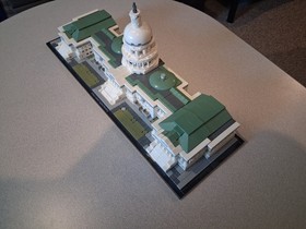 LEGO ARCHITECTURE: United States Capitol Building (21030) - NO RESERVE