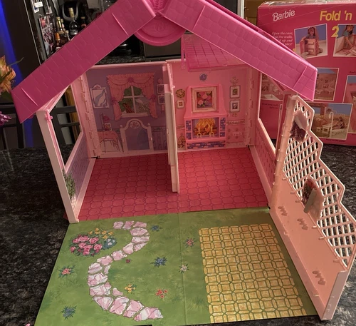 Mattel 1992 Barbie Fold 'n Fun House In Original Box ( No Accessories) Good Cond
