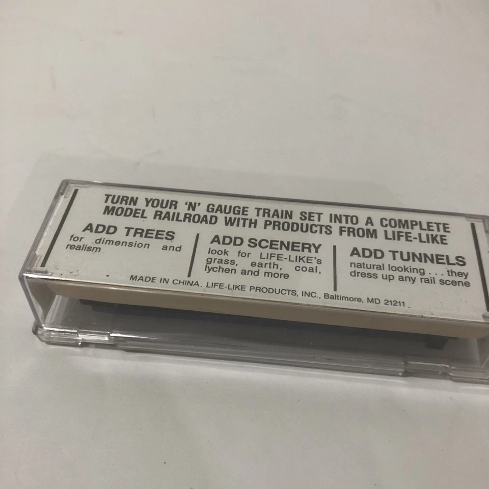 Life Like N Scale 50 Ft Reefer Richmond Frederick & Potomoc 2902 #7717 - Image 4 of 4