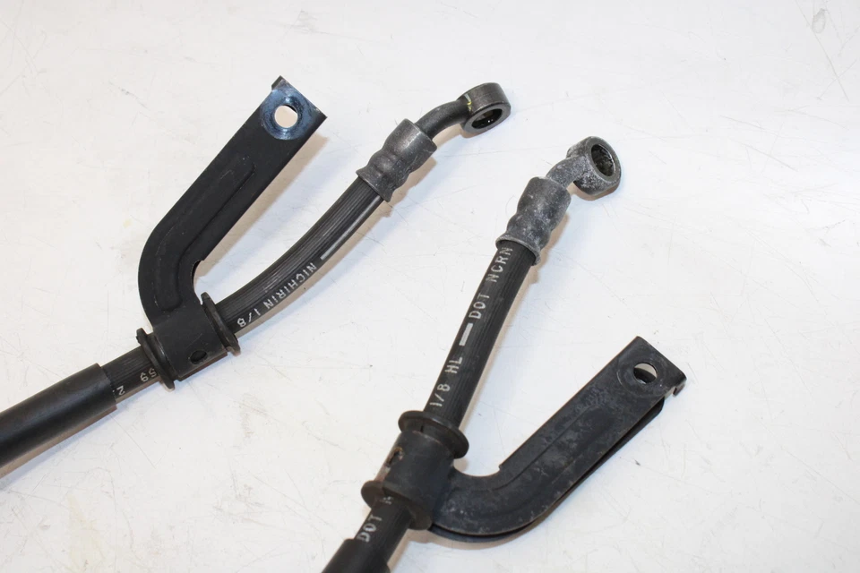 Yamaha Yzf R6 2009 pinzas de freno mangueras líneas Foto 2 de 4