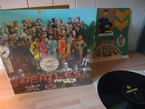 THE BEATLES  Sgt. Pepper's Lonely Hearts Club Band  LP first issue excellent