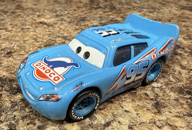 Disney Pixar Cars 2005 Blue Dinoco Lightning McQueen 1:55 Scale Diecast Race Car