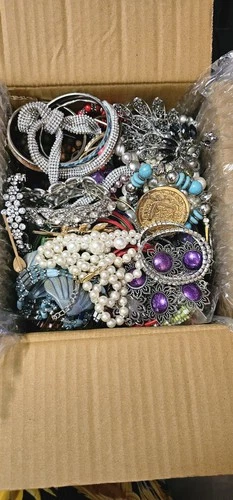 Jewelry 6.60LB WEARABLE Bulk Lot Estate Vintage to Modern Costume-