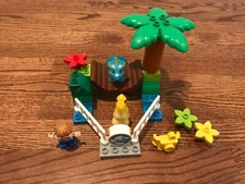 LEGO DUPLO 10879 JURASSIC WORLD GENTLE GIANTS PETTING ZOO ~ RARE!!  Complete Set
