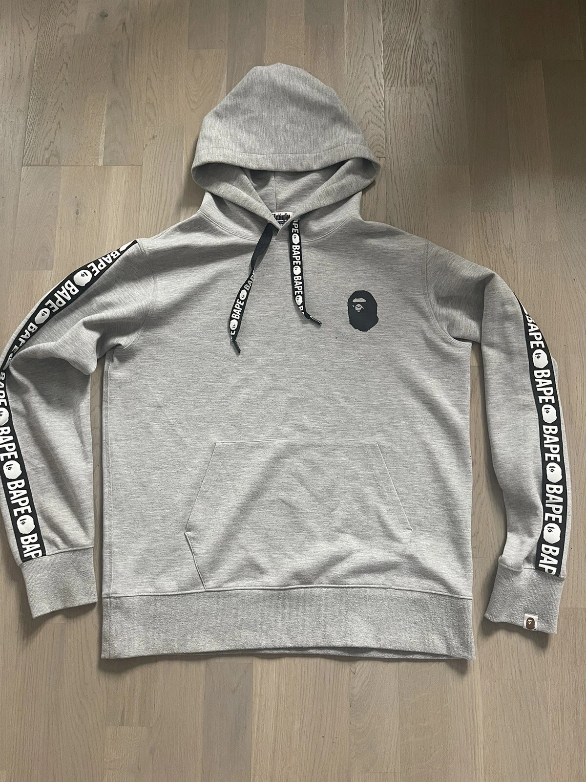 A BATHING APE (BAPE) Felpa con cappuccio BAPE A BATHING APE taglia in foto su nastro