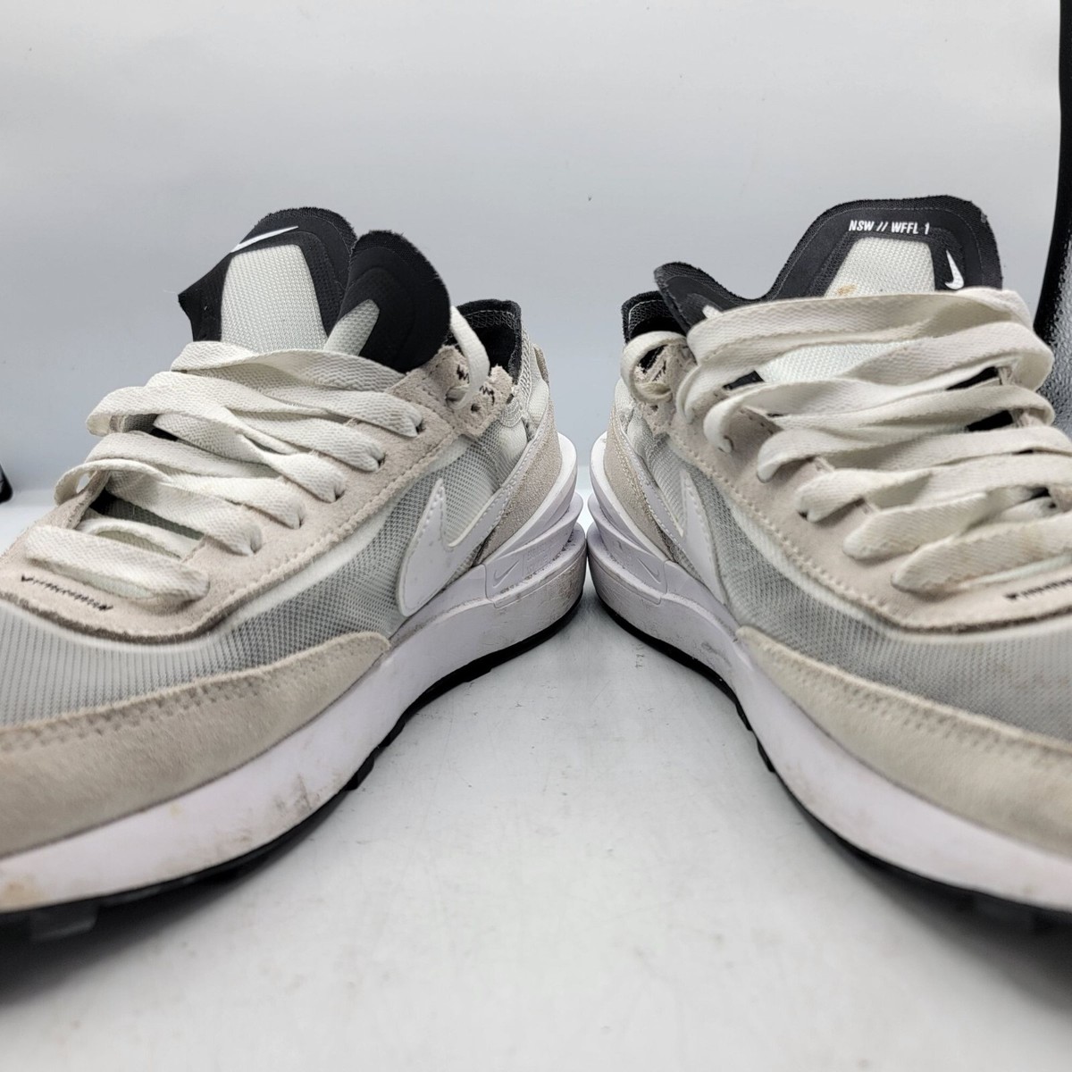 Nike Waffle One Mens Size 7 White Low Top Lace Up Running  display picture 3