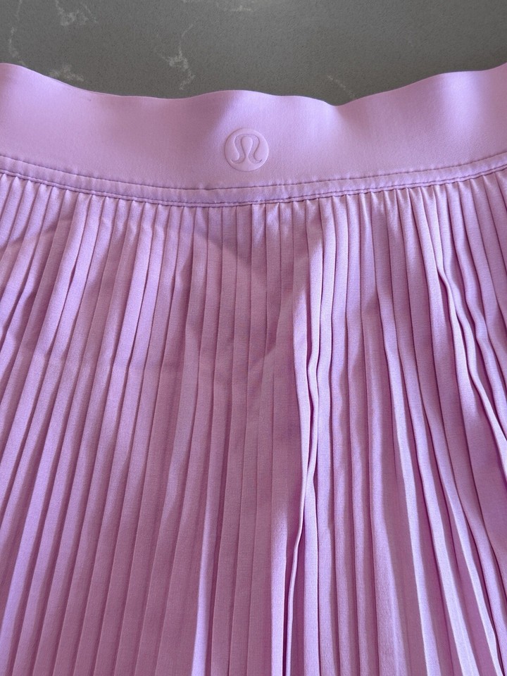 Lululemon Define Hooded Jacket Sz 6 & Varsity Pleated Skirt Sz 8 Vita