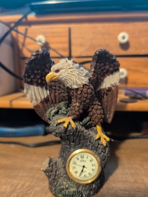 Eagle Statue Clock
