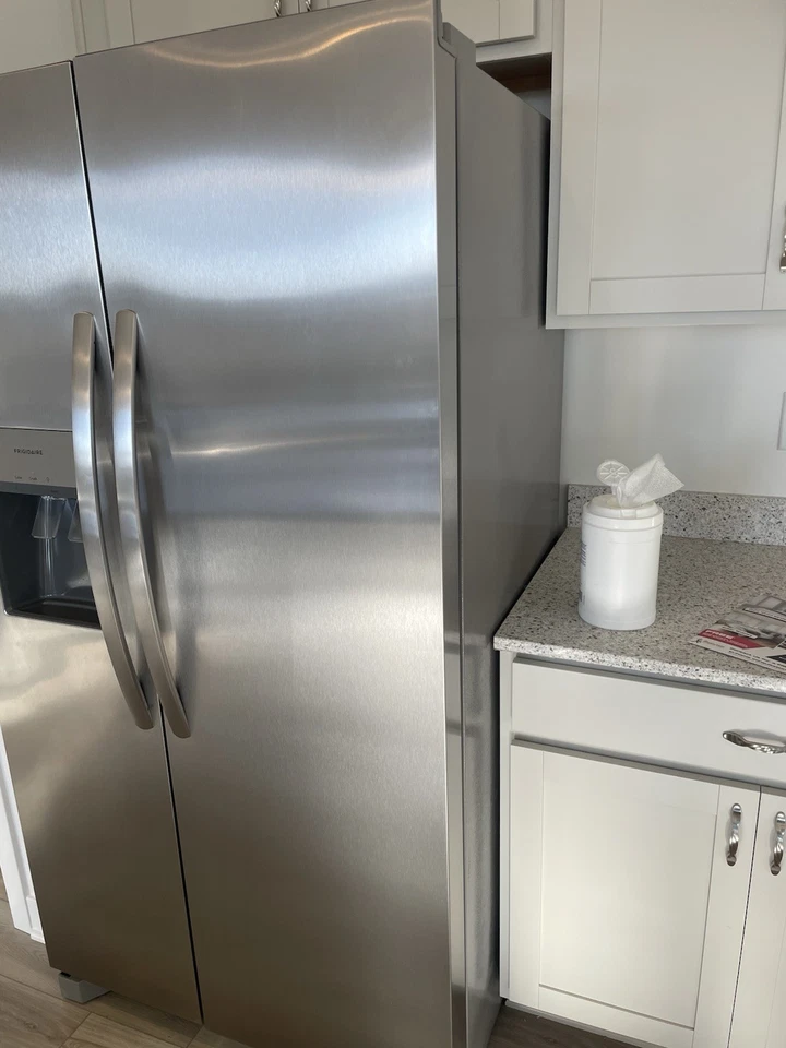 36 in. 25,6 cu. Refrigerador Side by Side de pies en acero inoxidable, profundidad estándar Foto 2 de 4