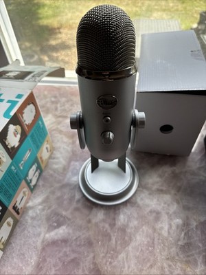 Blue Yeti USB Microphone - Platinum