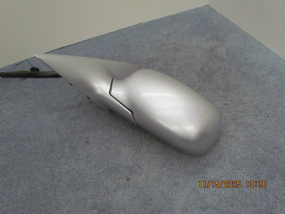 2003-2005 CADILLAC DEVILLE DOOR MIRROR DRIVER SIDE W/TURN SIGNAL MEMORY SILVER - Image 4 of 4