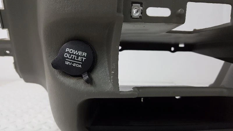 Серый ободок центральной приборной панели 1996 Dodge Caravan - Изображение 4 из 4