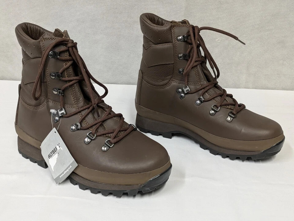 Chaussures De Randonnée Altberg Defender - Taille UK 9 (M) - Cuir Brun - Fabriqué En Italie - Occasion