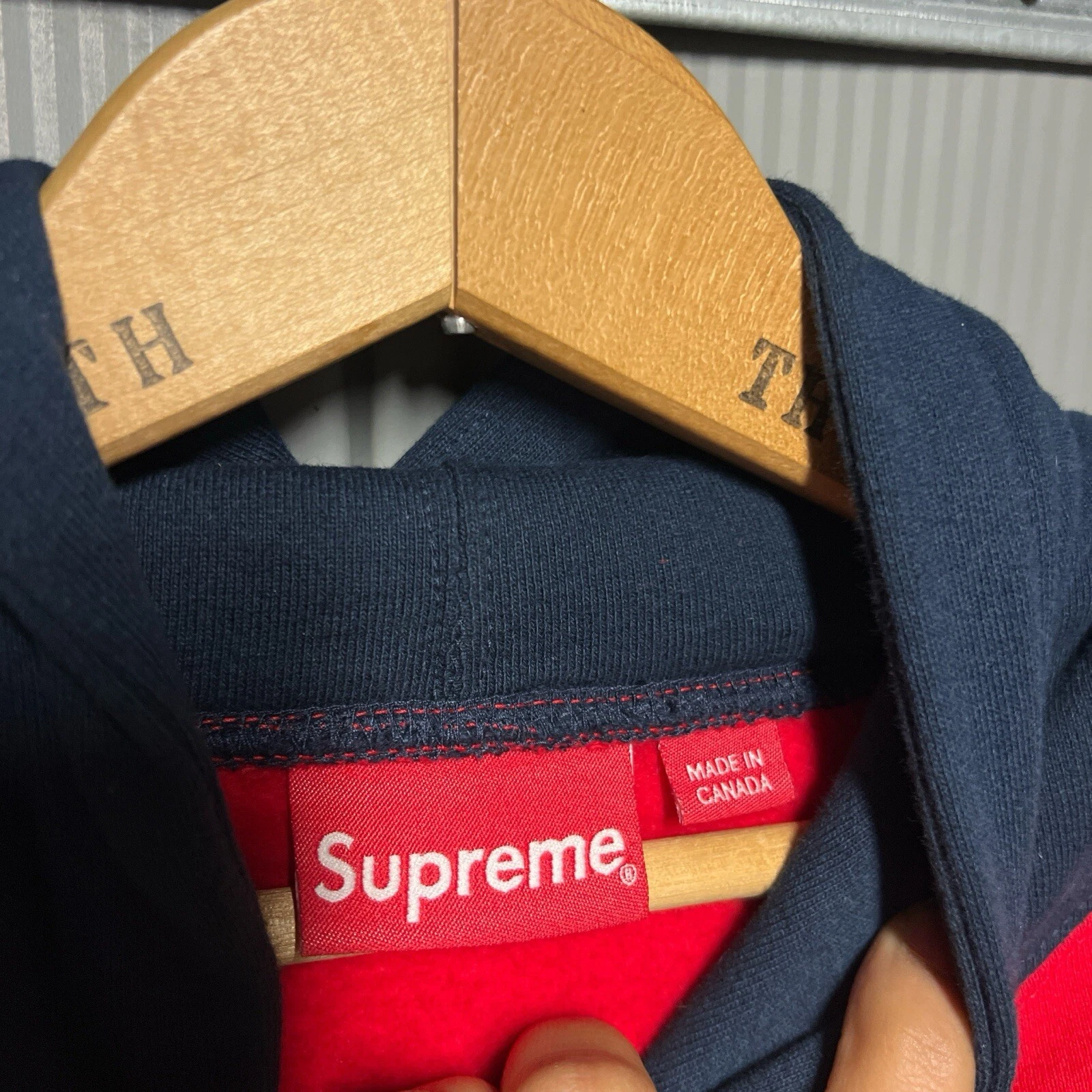 Felpa con cappuccio Supreme S logo colorblocked taglia M rossa SS19 SS19SW22