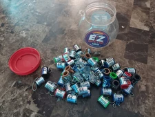 EZ SPLITZ SLITTER JAR OF 55 CUTTERS key chains, NEW.