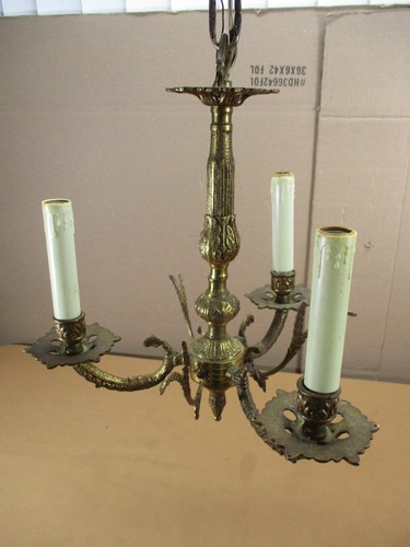 "Lampadario da appendere a tre bracci vintage ornato in ottone spagnolo con baldacchino 13" - Foto 7 di 21