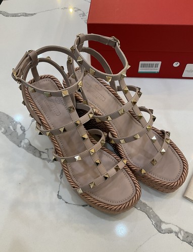 NIB Valentino Garavani Rockstud Espadrille Wedge Sandal Poudre Ankle Strap SZ 39 - Picture 7 of 14