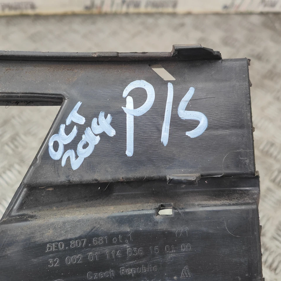 SKODA OCTAVIA MK3 PASSENGER SIDE BUMPER FOG LIGHT GRILL 5E0807681 2013-2017 - Image 4 of 4