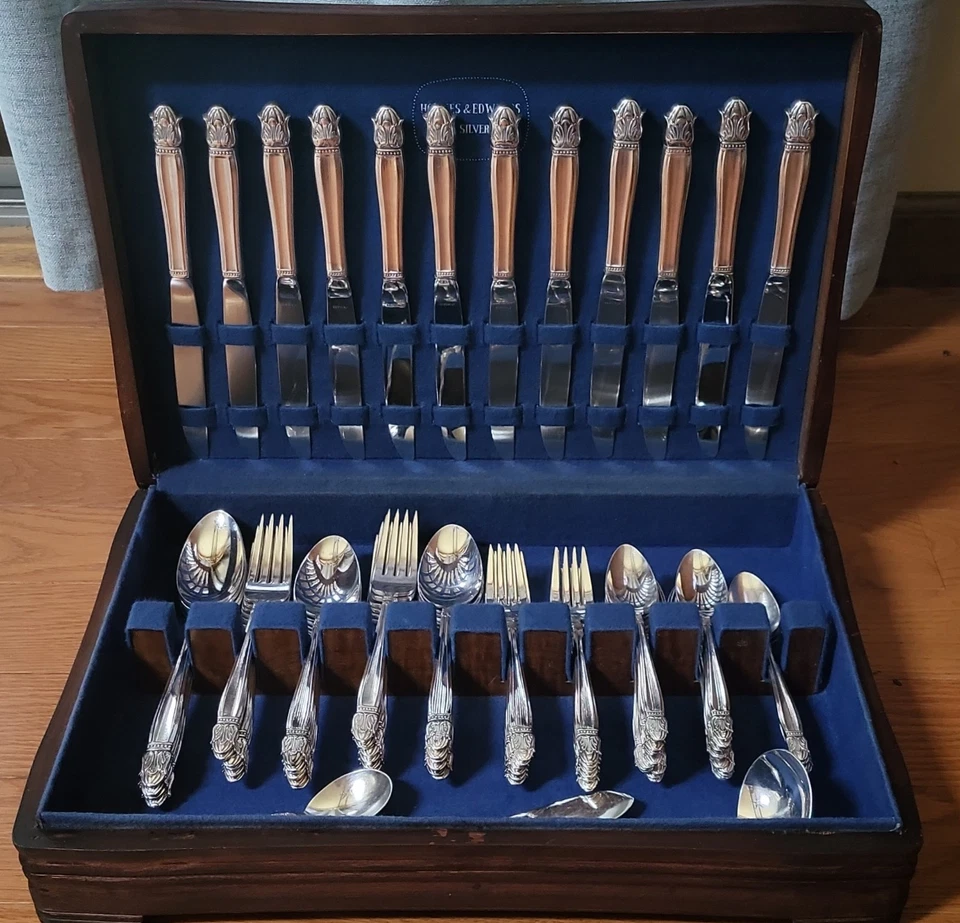 Service for 12 DANISH PRINCESS Silverplate Holmes & Edwards Flatware Set in Case - Image 4 of 4