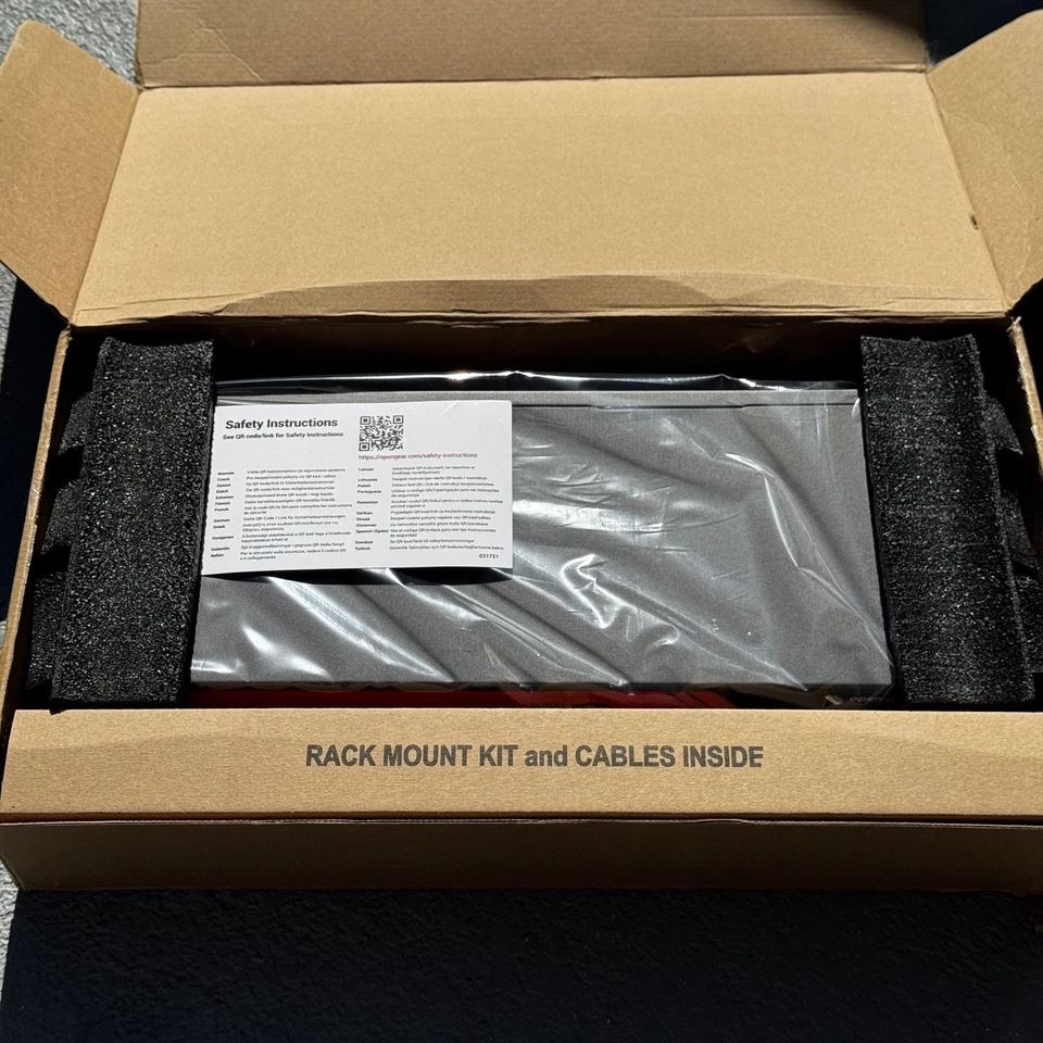 NEW CM7116-2-DAC Opengear 16-Port Serial Port Console Server CM7116-2-DAC-US - Image 3 of 4