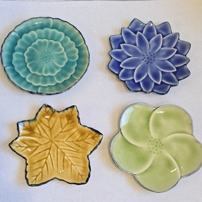 KOTOBUKI JAPAN Flower Glaze Sushi Plates Set of 4