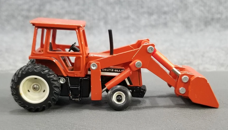 ERTL 1/64 DUETZ ALLIS TRACTOR W/FRONT BUCKET DIECAST METAL ORANGE - Image 4 of 4