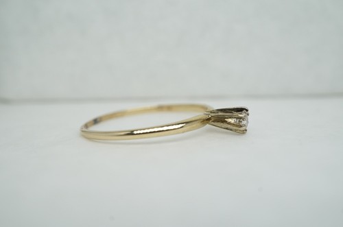 Classic 14k Yellow Gold Round Cut Diamond Solitaire Ring - Size 8.5 - 1.03 Grams - Picture 3 of 6