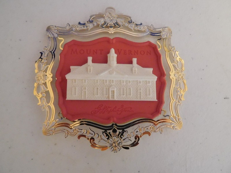 2001  George Washington Mount Vernon Christmas Ornament w Box & Info Folder