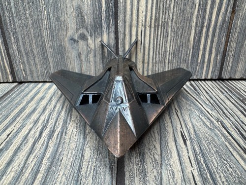 Sacapuntas vintage de metal Stealth Fighter Jet modelo coleccionable - Imagen 5 de 7