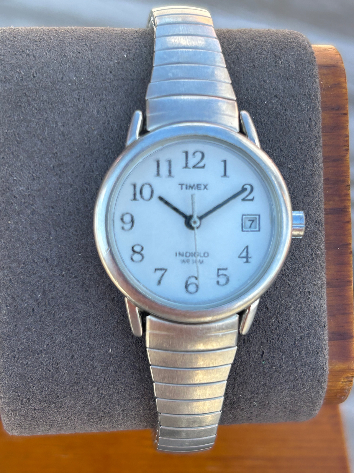часы интерьерные 2013 Timex Indiglo White