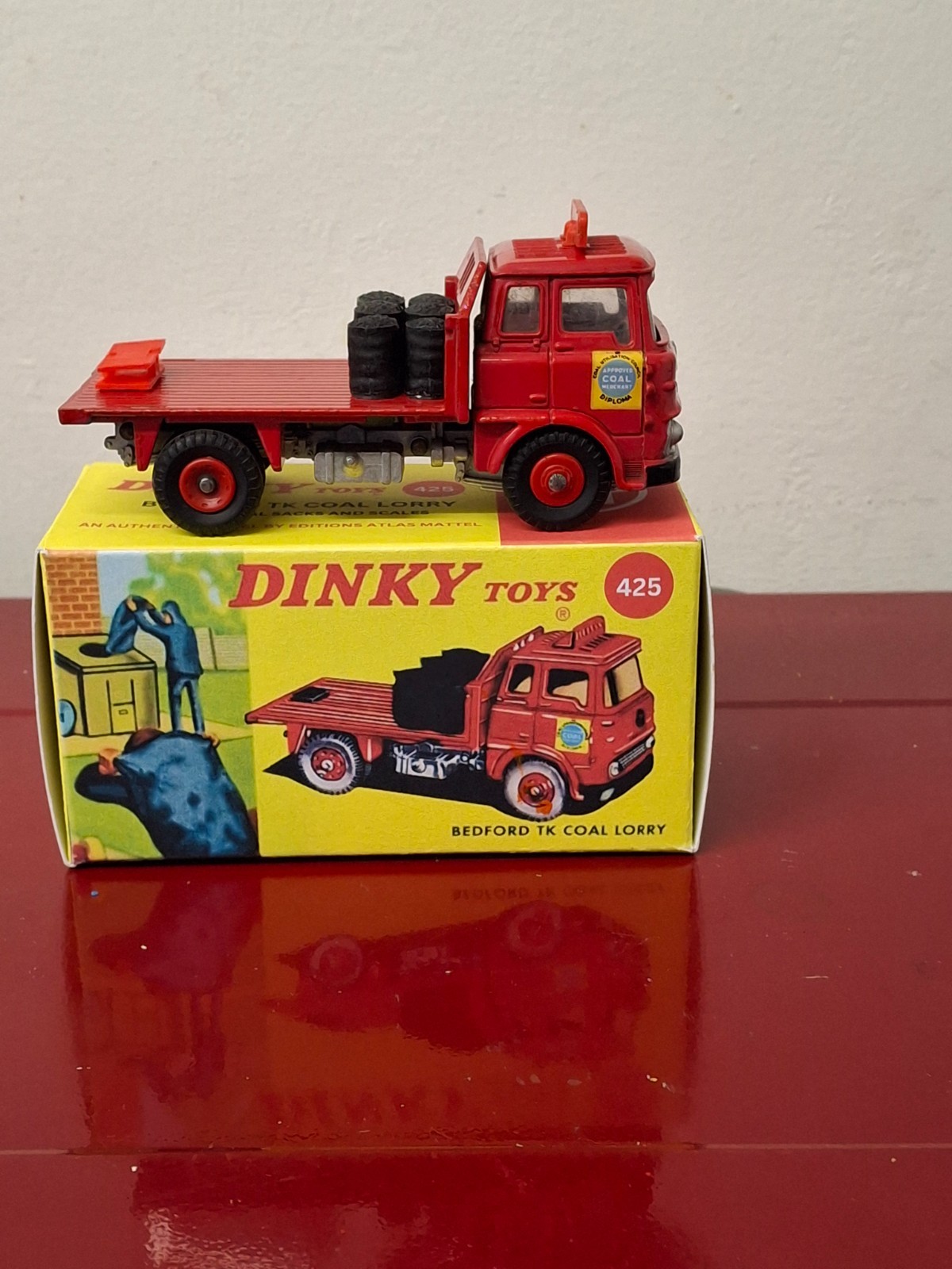 Schuco Lykan Hipersport 2014 1:18 425