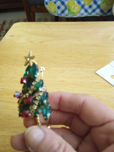 VTG D&E JULIANA Christmas Tree Brooch GREEN NAVETTE CABOCHONS Red Dangles - Picture 18 of 18