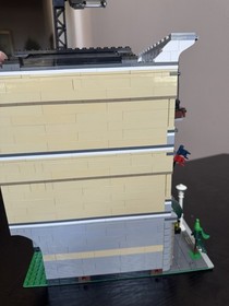 LEGO Modular Grand Emporium 10211 USED