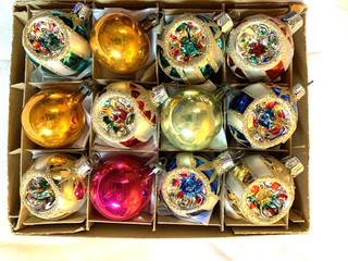vintage mercury glass christmas baubles 12 Boxed Inc 8 Concav med 1960/70s VGC