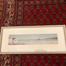 Impresión artística paisaje marino enmarcada Laura Ashley, cabañas de playa y velero