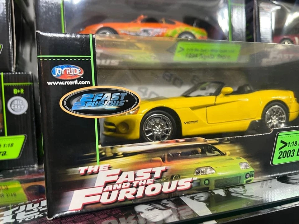 Fast and Furious 2003 Dodge Viper SRT-10 auto in scala 1/18 - Immagine 2 di 4