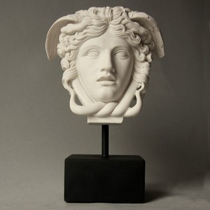 Resultado de imagen para escultura la medusa arte islamico