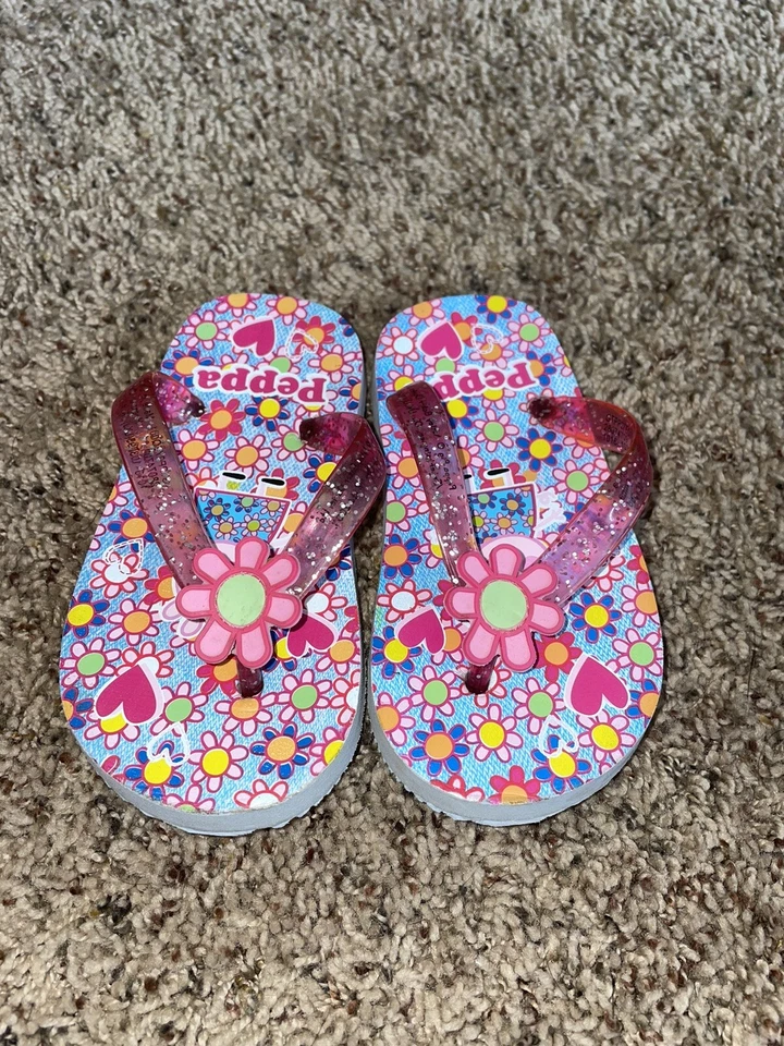 Peppa Pig toddler girl sz. 8 flip flops. Cute, fun - Image 2 of 4