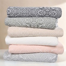 Enzy Medium Weight Floral Matelasse Bedspread and Pillow Sham Set