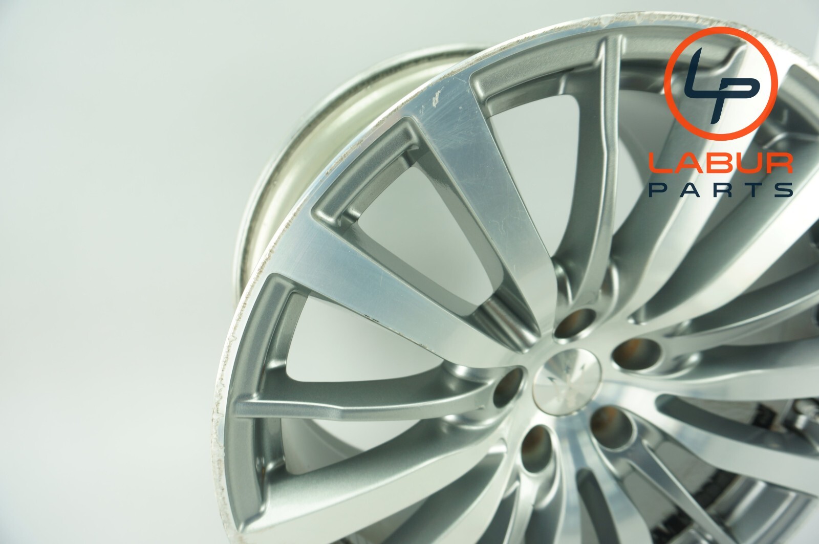 M157 14-20 Maserati Ghibli 19" Rear Left or Right Wheel Rim 10Jx19H2 ET40 W940