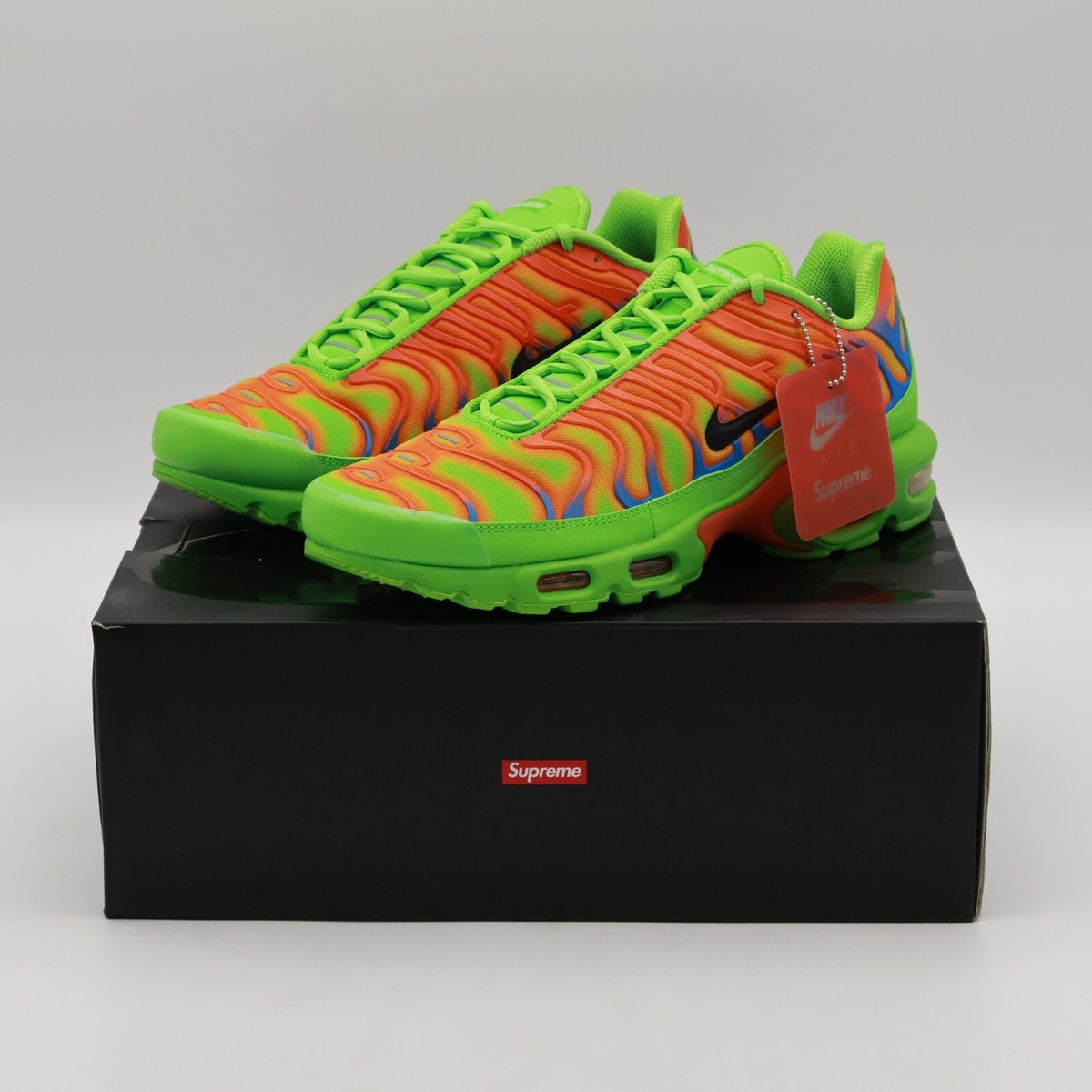 DA1472-300 Nike Air Max Plus TN Supreme Mean Green Black