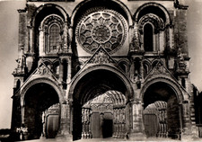 Laon Cathedrale Facade Les Portails Et La Rosace France L3