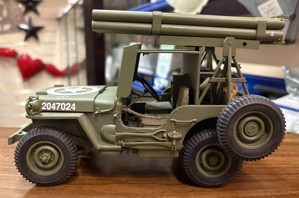 Danbury Mint WW II Rocket Launcher Jeep 1:16 Scale Unboxed (read condition) A193 - Image 3 of 4