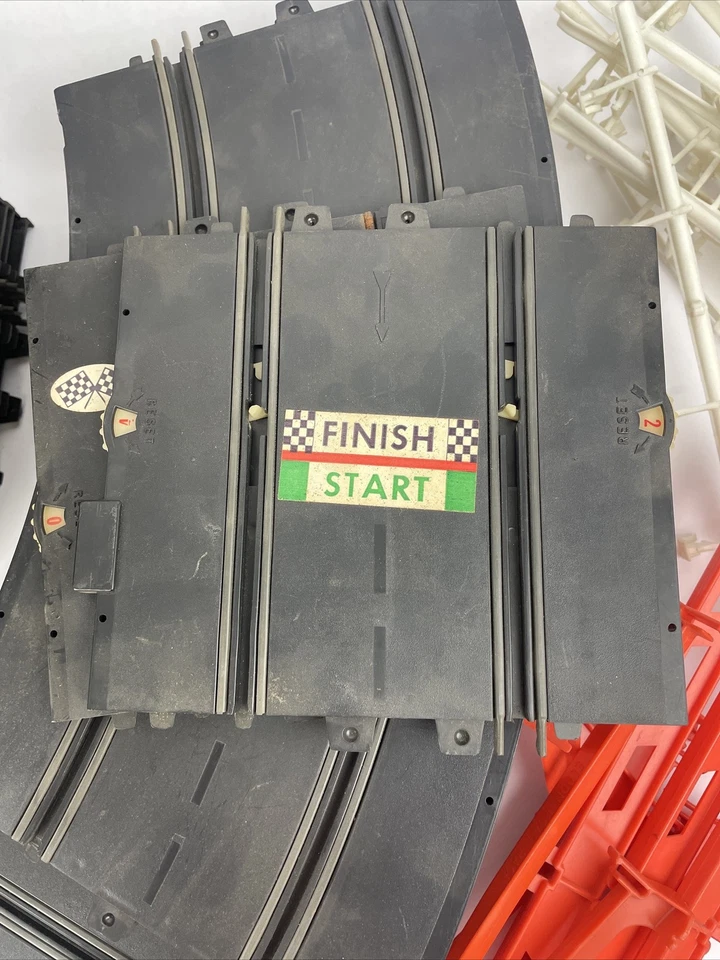 Vintage 1960's Eldon Hawthorne 1/32 Slot Car Track LOT Of 102 Pieces -Smoke Free - Image 2 of 4