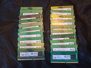 Enorme lotto di RAM. 20 memorie assortite per laptop 16 GB DDR4 PC4 3200. Tutto testato buono
