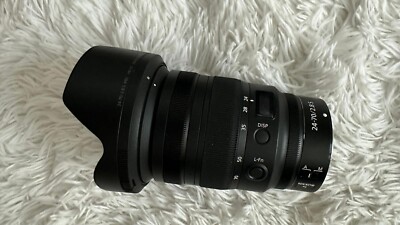 Nikon nikkor z 24-70mm f/2.8 s lens  New with a display